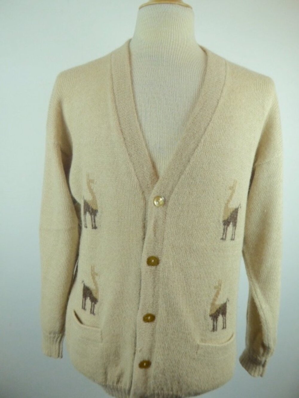 VINTAGE ALPACA animal graphic button up Cardigan sweater M/L made in Peru camel